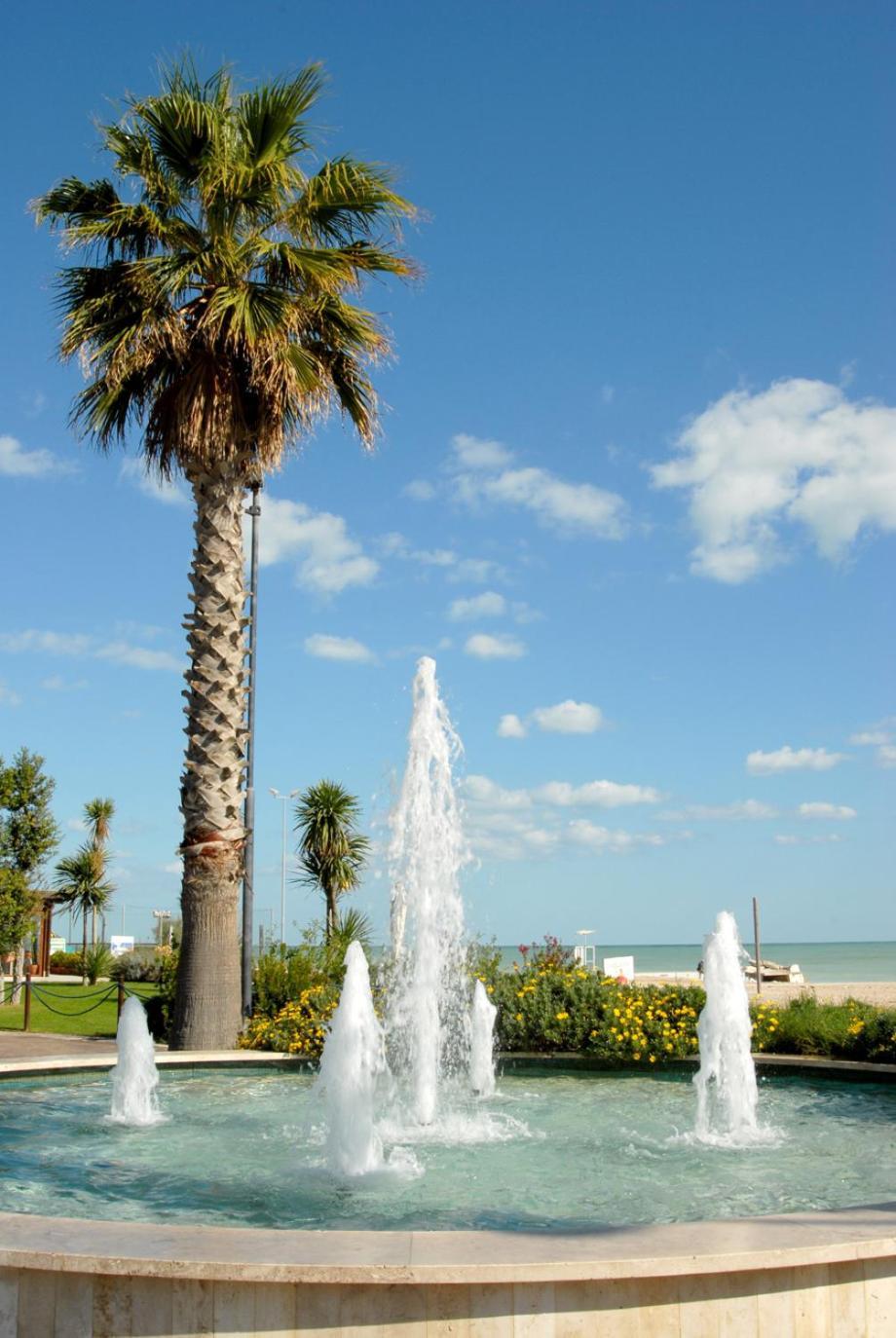 Apartamento La Conchiglia Porto SantʼElpidio Exterior foto